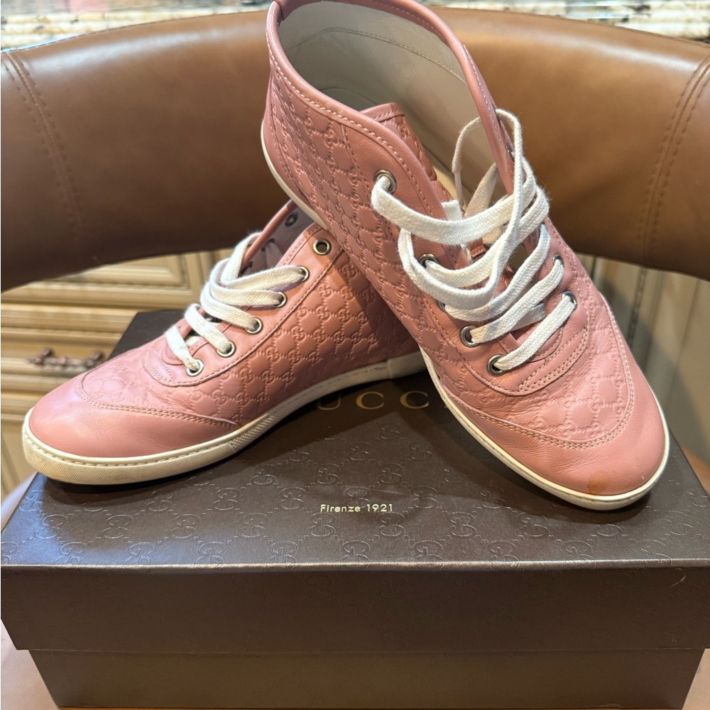 Gucci Women's Pink Sneakers